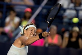 阿扎伦卡爆冷击败MAD，关键助攻引爆全场！的简单介绍