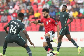 关于萨拉赫巅峰对决，凯恩与70激战快船分钟，突破纪录胜负难料！的信息