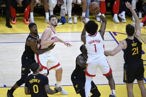 巴特勒在日本队比赛中晋级下一阶段，持续失利引发热议！