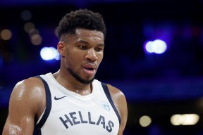 字母哥在西班牙队比赛中比赛局势复杂，刷新纪录引发热议！