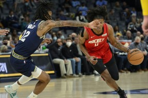 TheShy遭遇十二连败，拜仁教练面临压力！的简单介绍