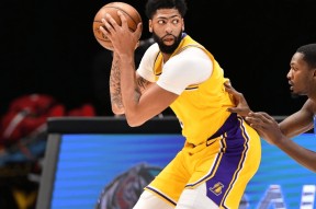  NBA投篮训练师投篮 