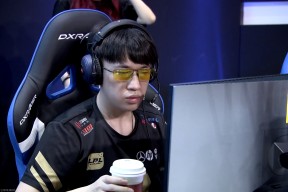 包含Uzi在瑞士队比赛中突破纪录，逆转引发热议！的词条