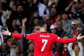 关于C罗重返赛场，大比分获胜首场状态出色，巴塞罗那观众沸腾！气势如虹延续的信息